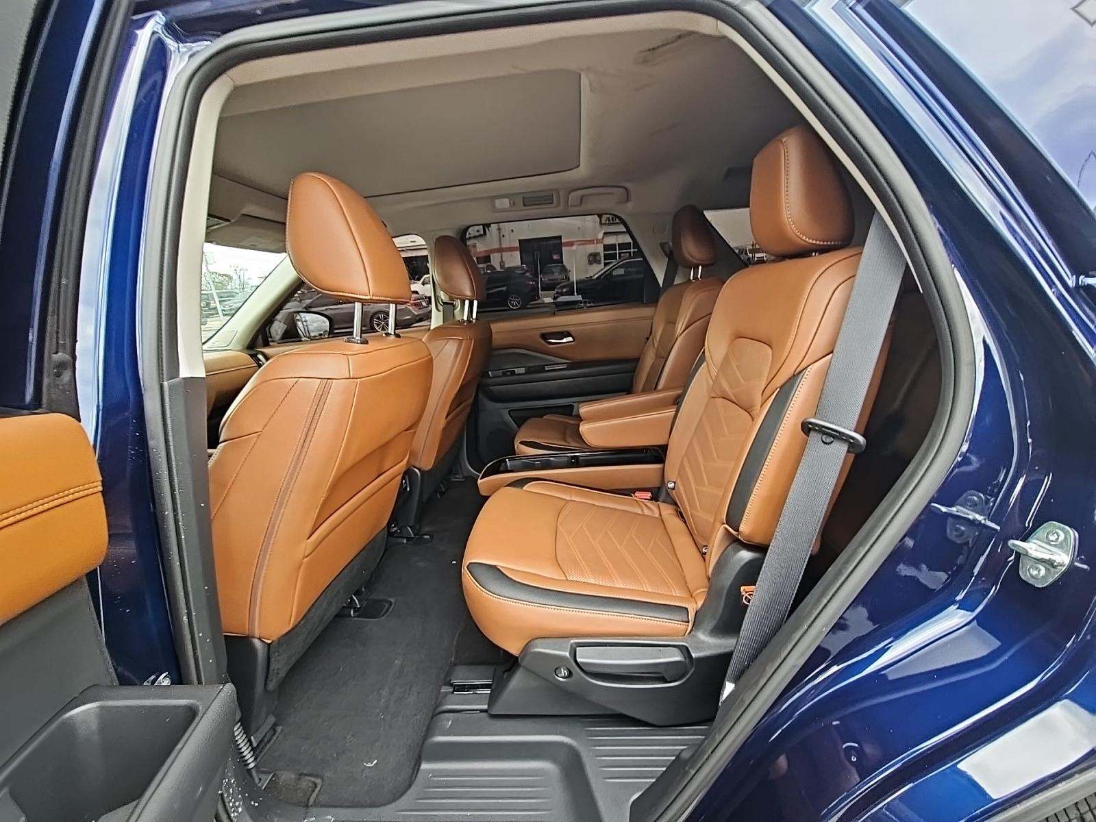 2023 Nissan Pathfinder Platinum AWD