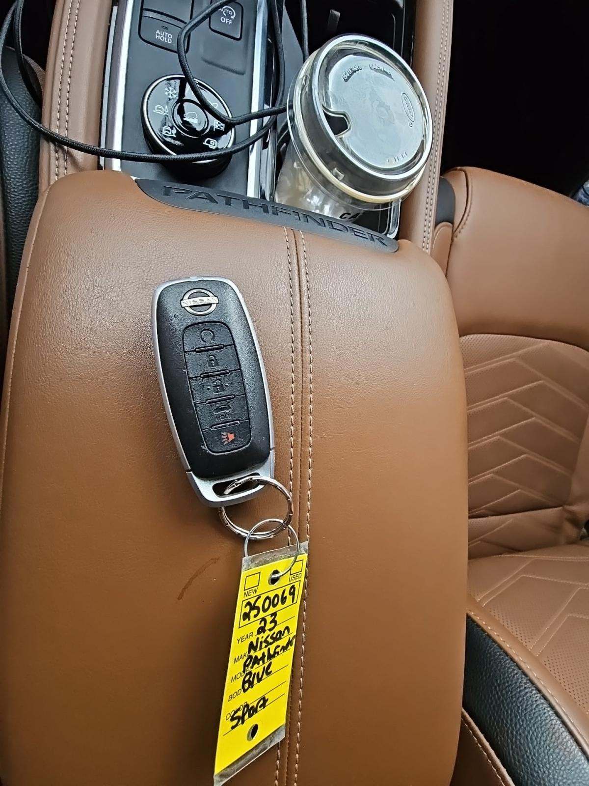 2023 Nissan Pathfinder Platinum AWD