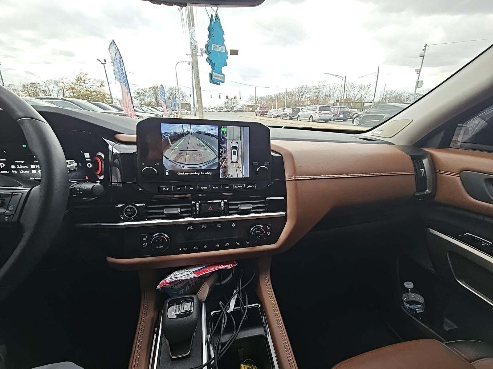 2023 Nissan Pathfinder Platinum AWD