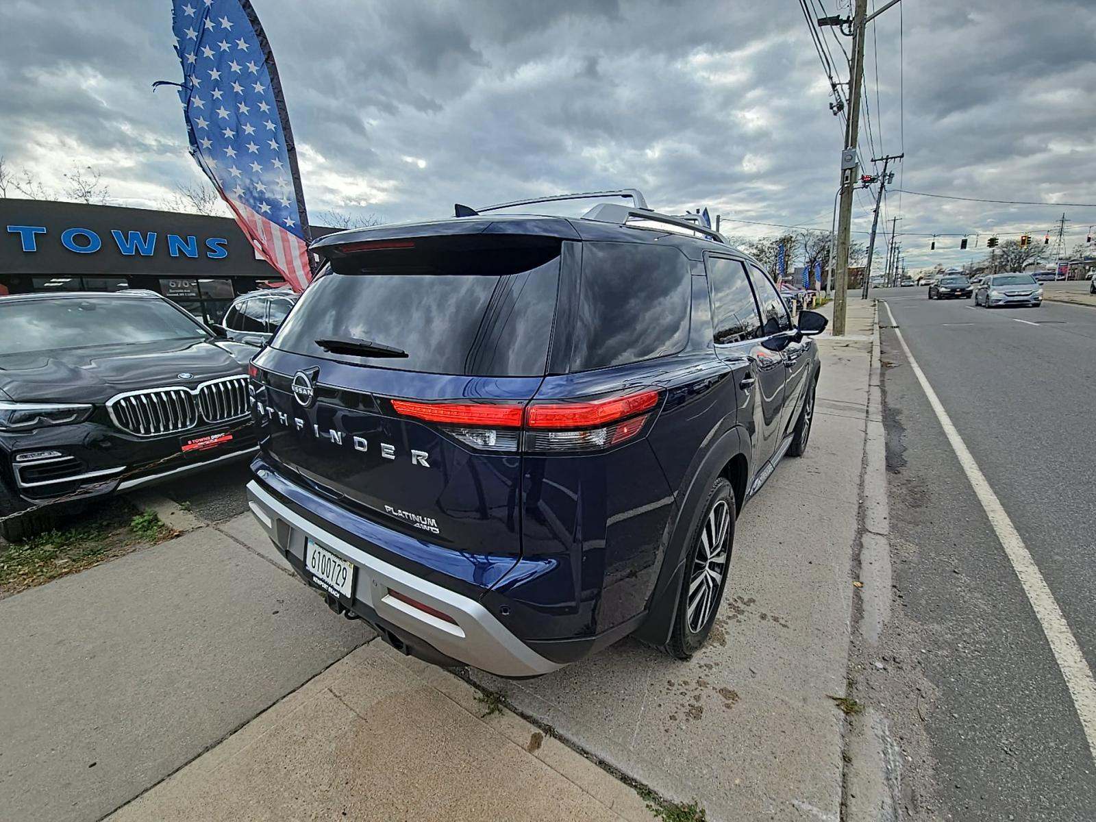2023 Nissan Pathfinder Platinum AWD