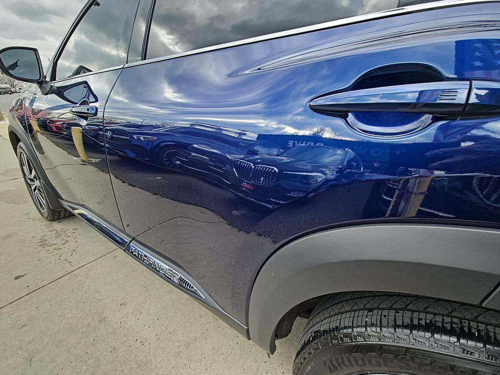 2023 Nissan Pathfinder Platinum AWD