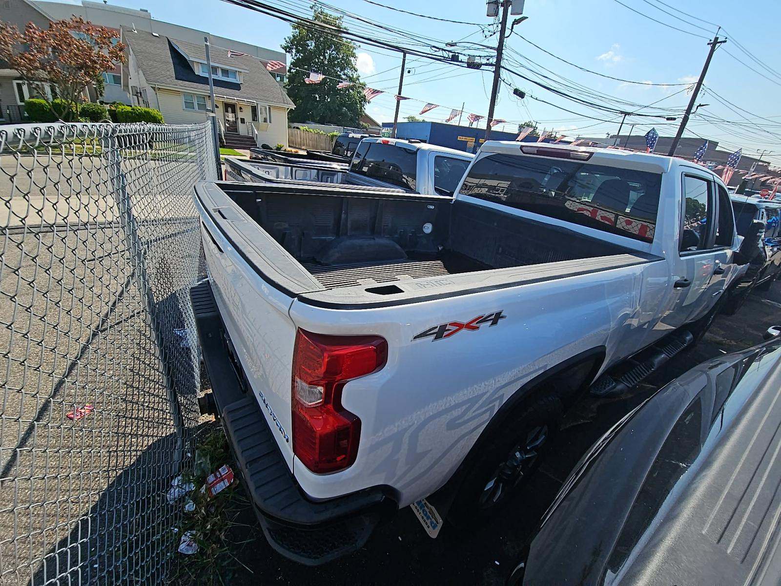 2022 Chevrolet Silverado 2500HD Custom AWD