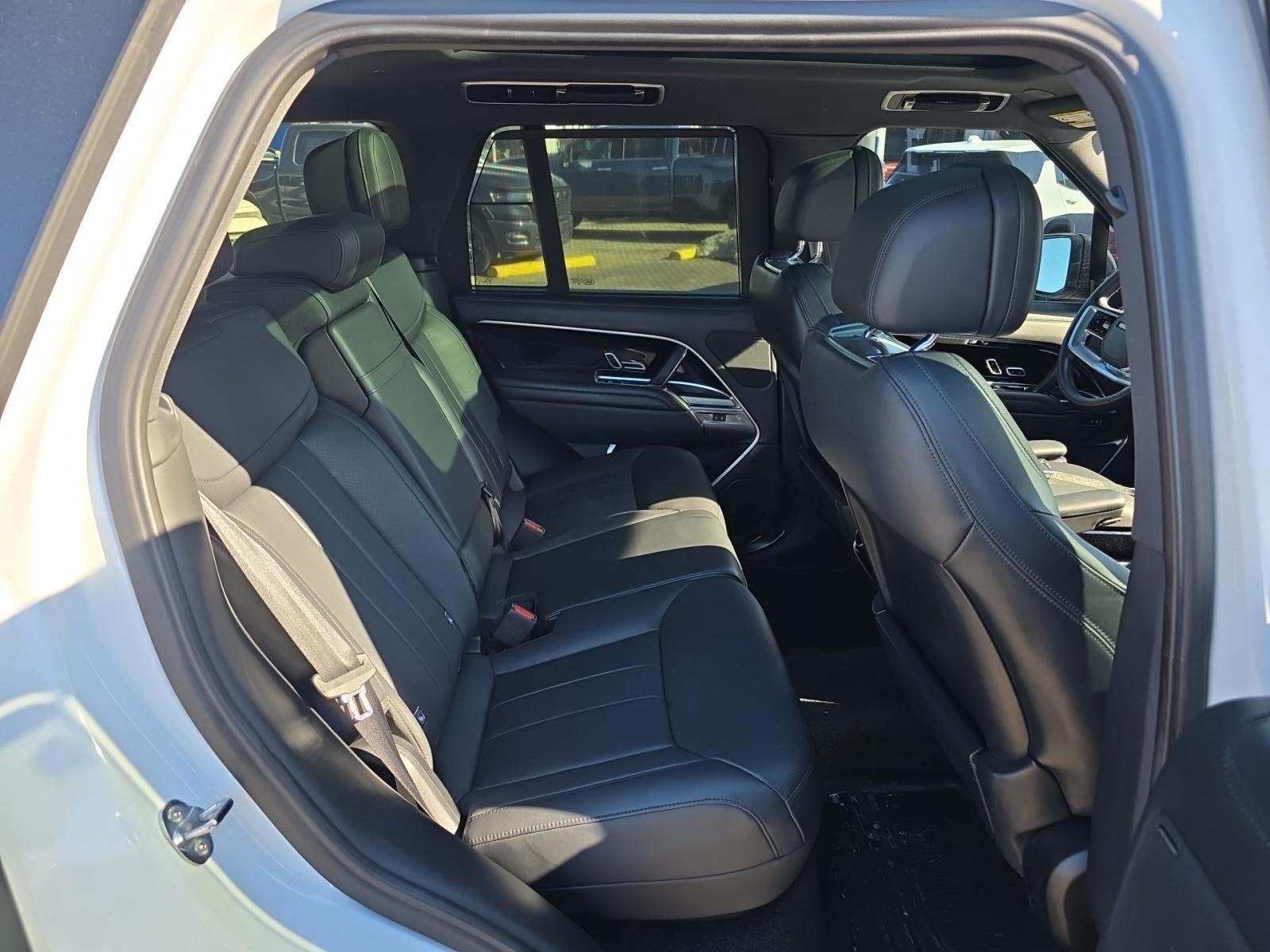 2023 Land Rover Range Rover Plug-In Hybrid SE AWD