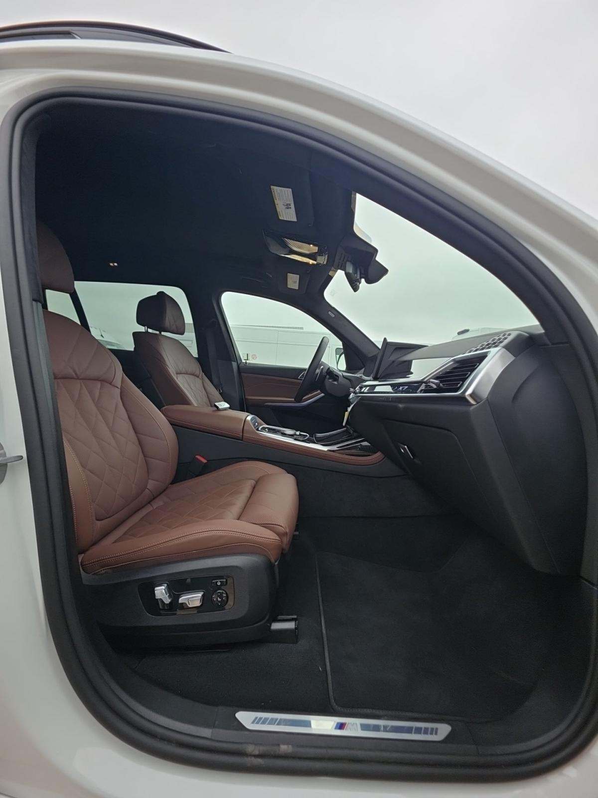 2025 BMW X7 xDrive40i AWD