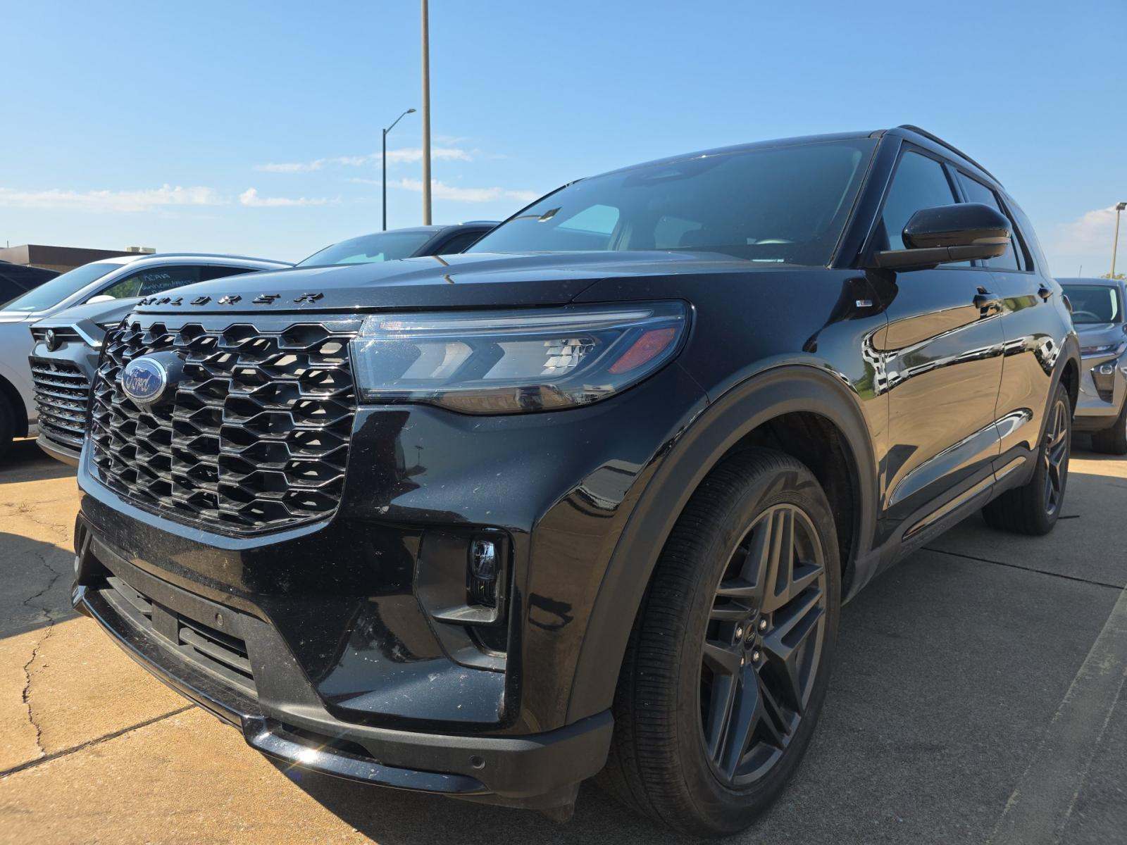 2025 Ford Explorer ST-Line AWD