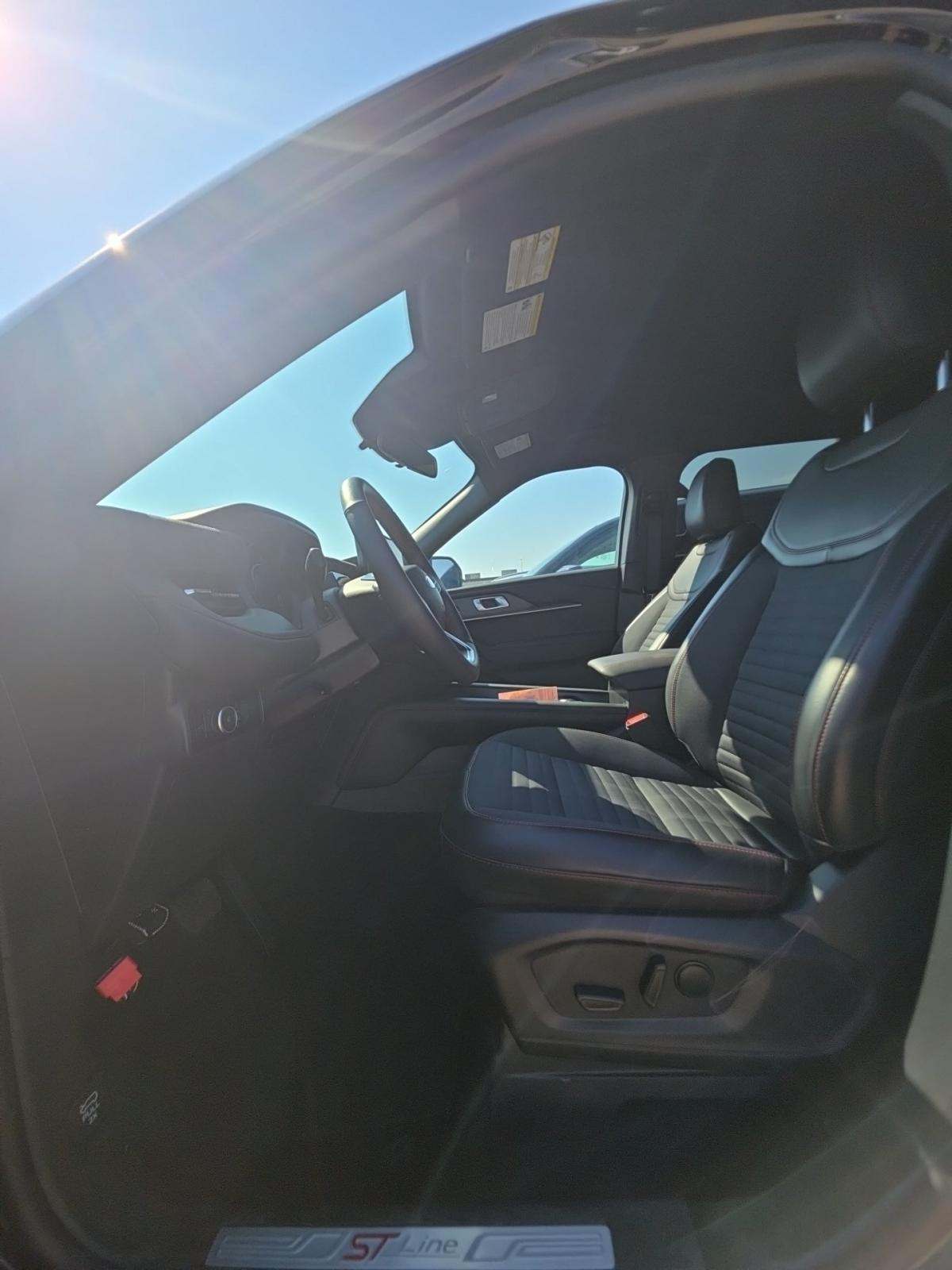 2025 Ford Explorer ST-Line AWD