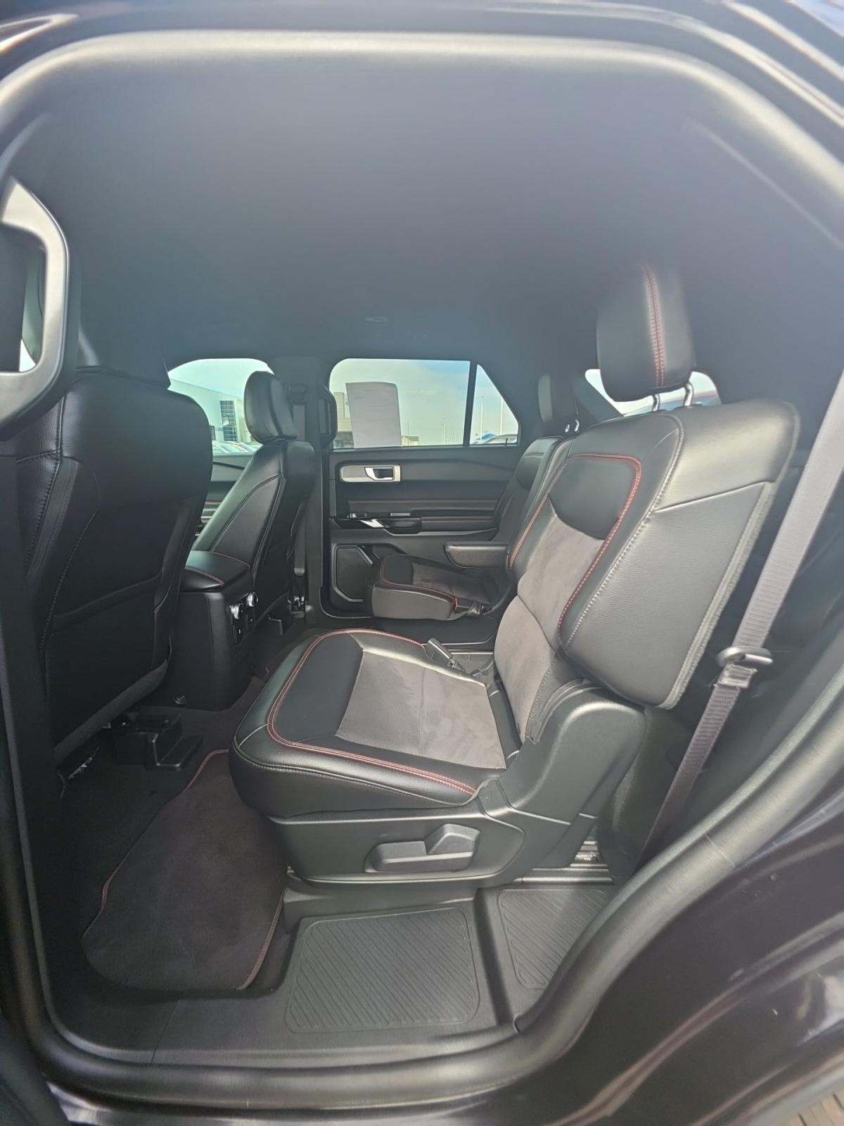 2024 Ford Explorer ST-Line AWD