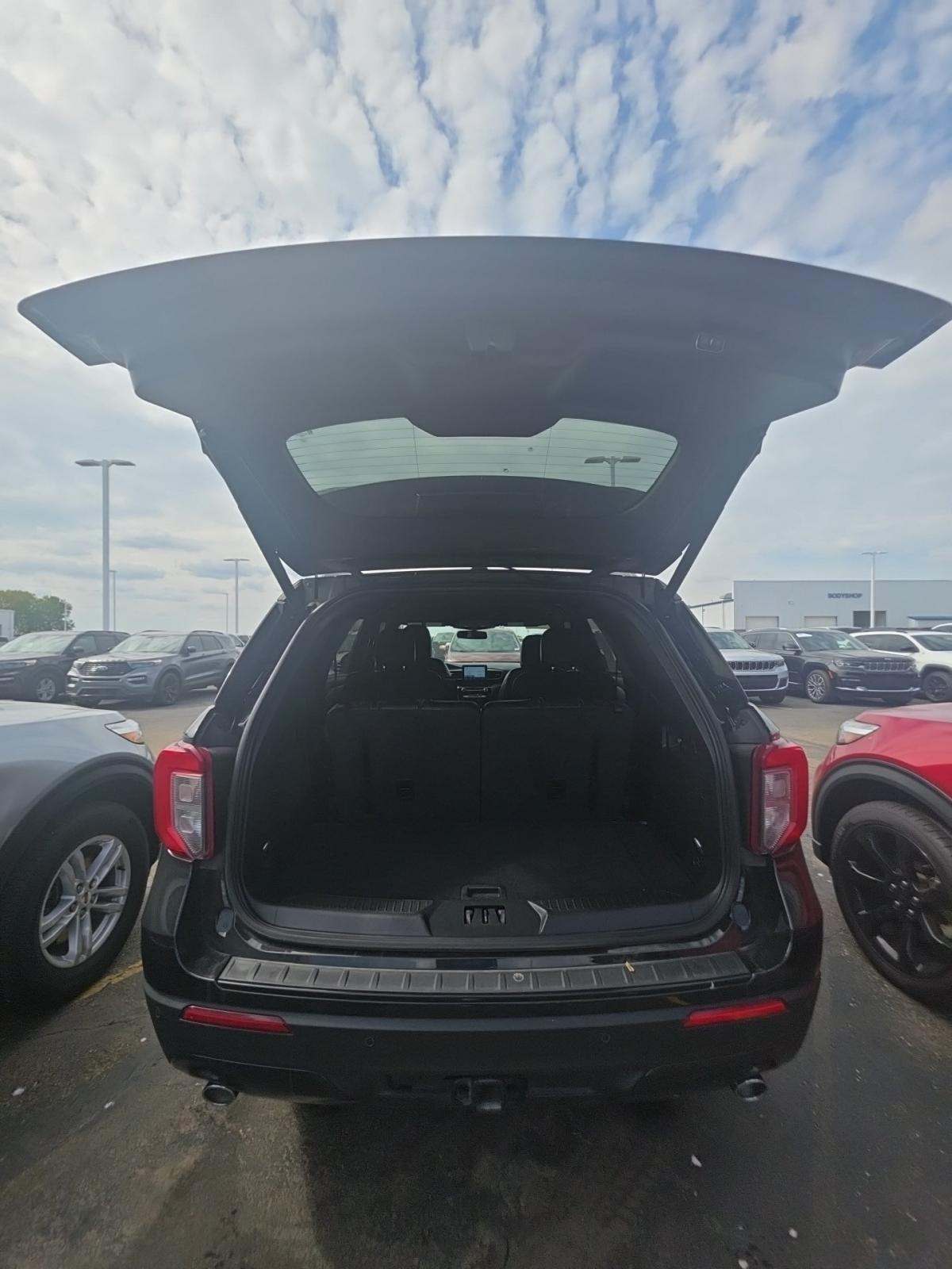 2024 Ford Explorer ST-Line AWD