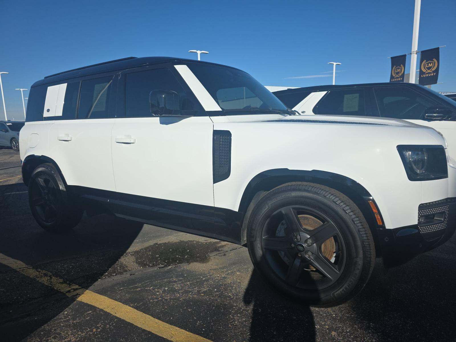 2023 Land Rover Defender 110 X-Dynamic SE AWD
