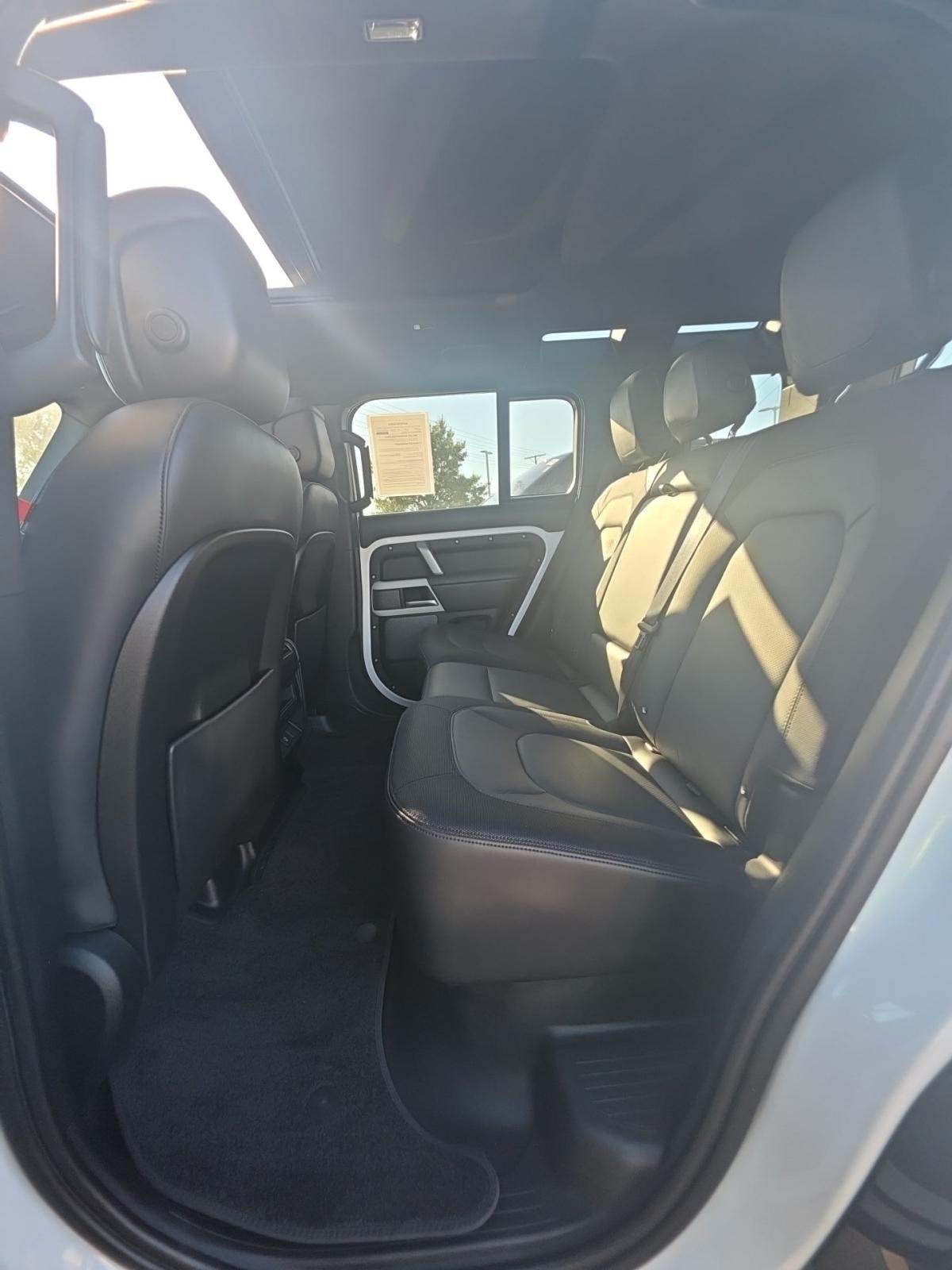 2023 Land Rover Defender 110 X-Dynamic SE AWD