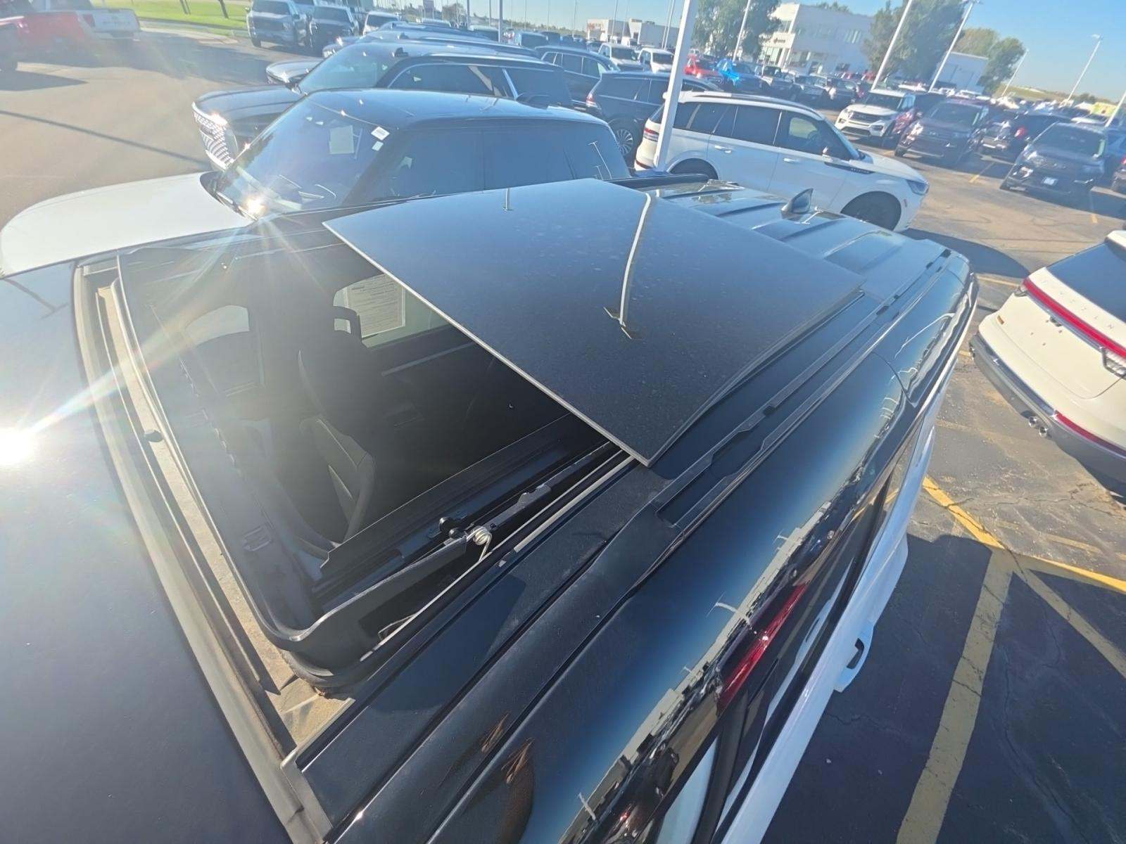 2023 Land Rover Defender 110 X-Dynamic SE AWD