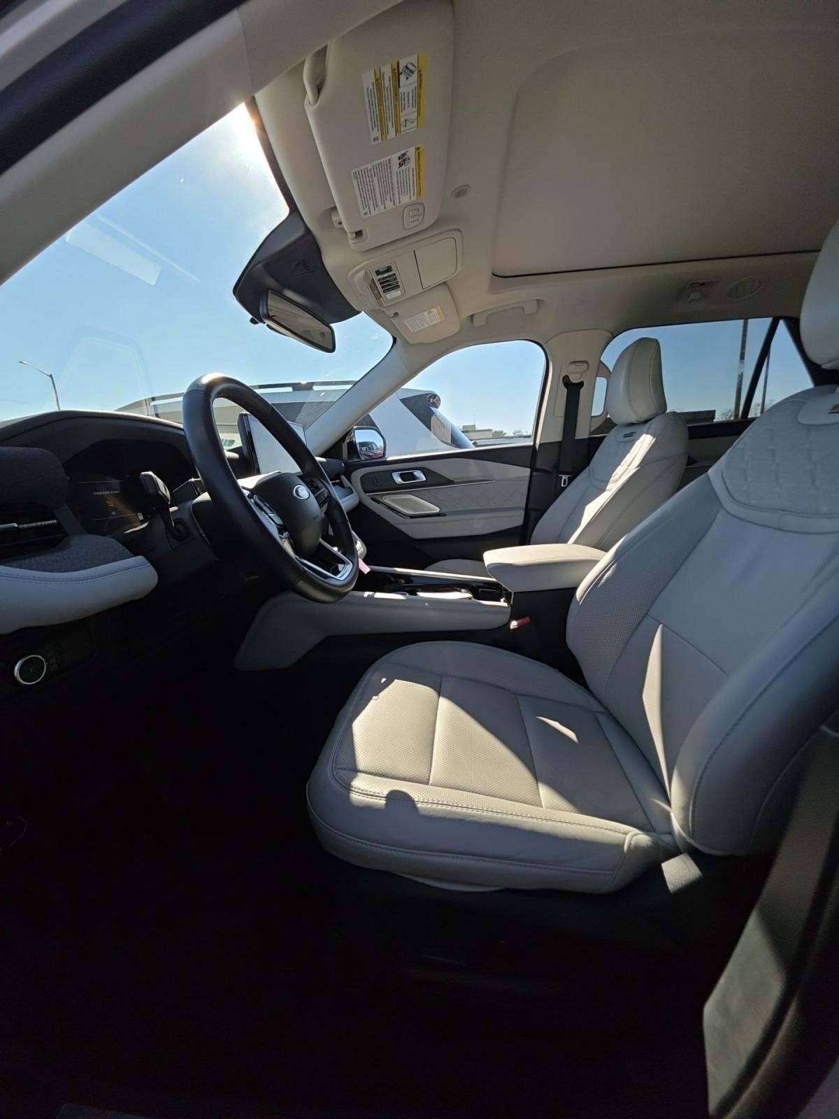 2025 Ford Explorer Platinum AWD