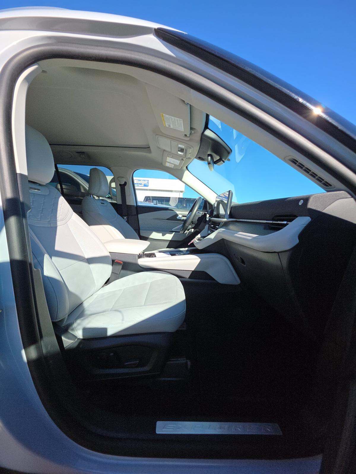 2025 Ford Explorer Platinum AWD