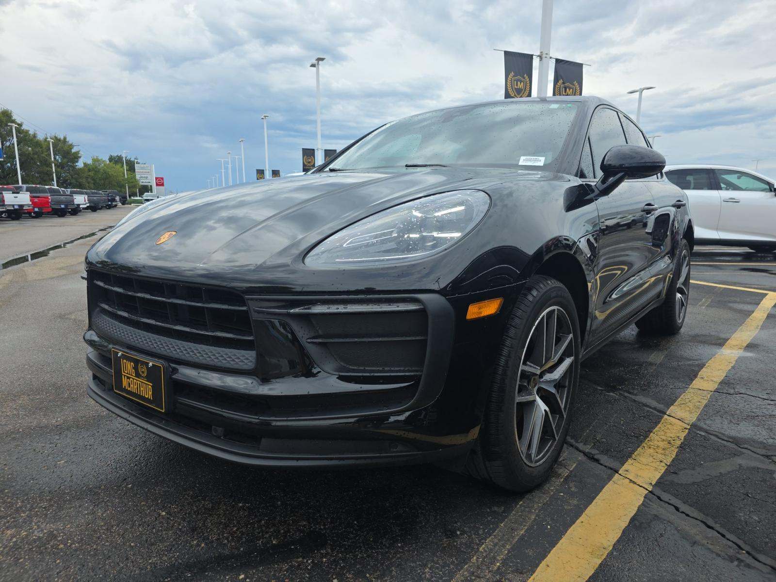 2022 Porsche The new Macan