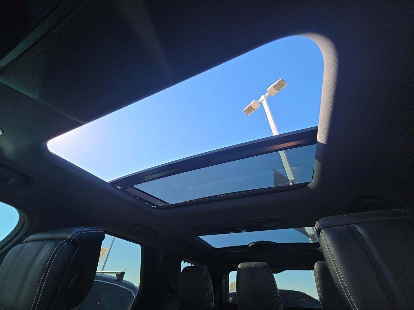 2023 Land Rover Discovery Metropolitan Edition AWD