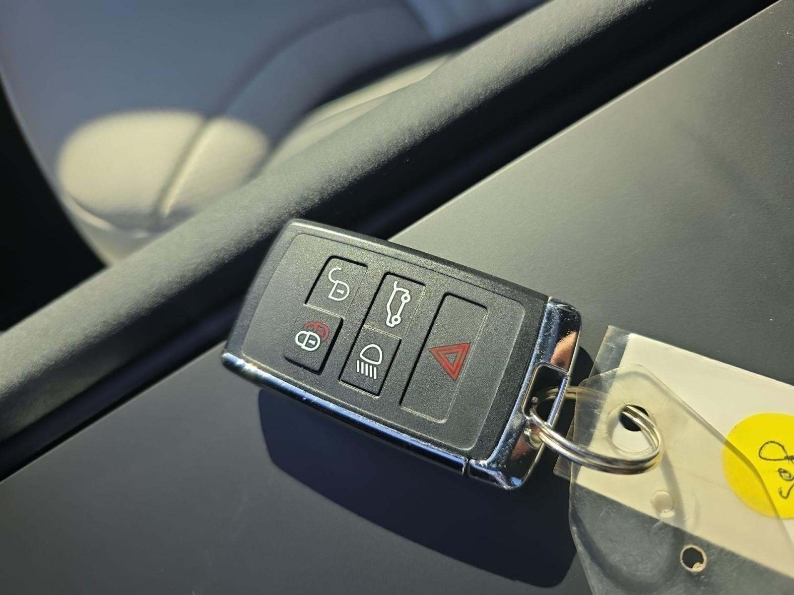 2023 Land Rover Discovery Metropolitan Edition AWD