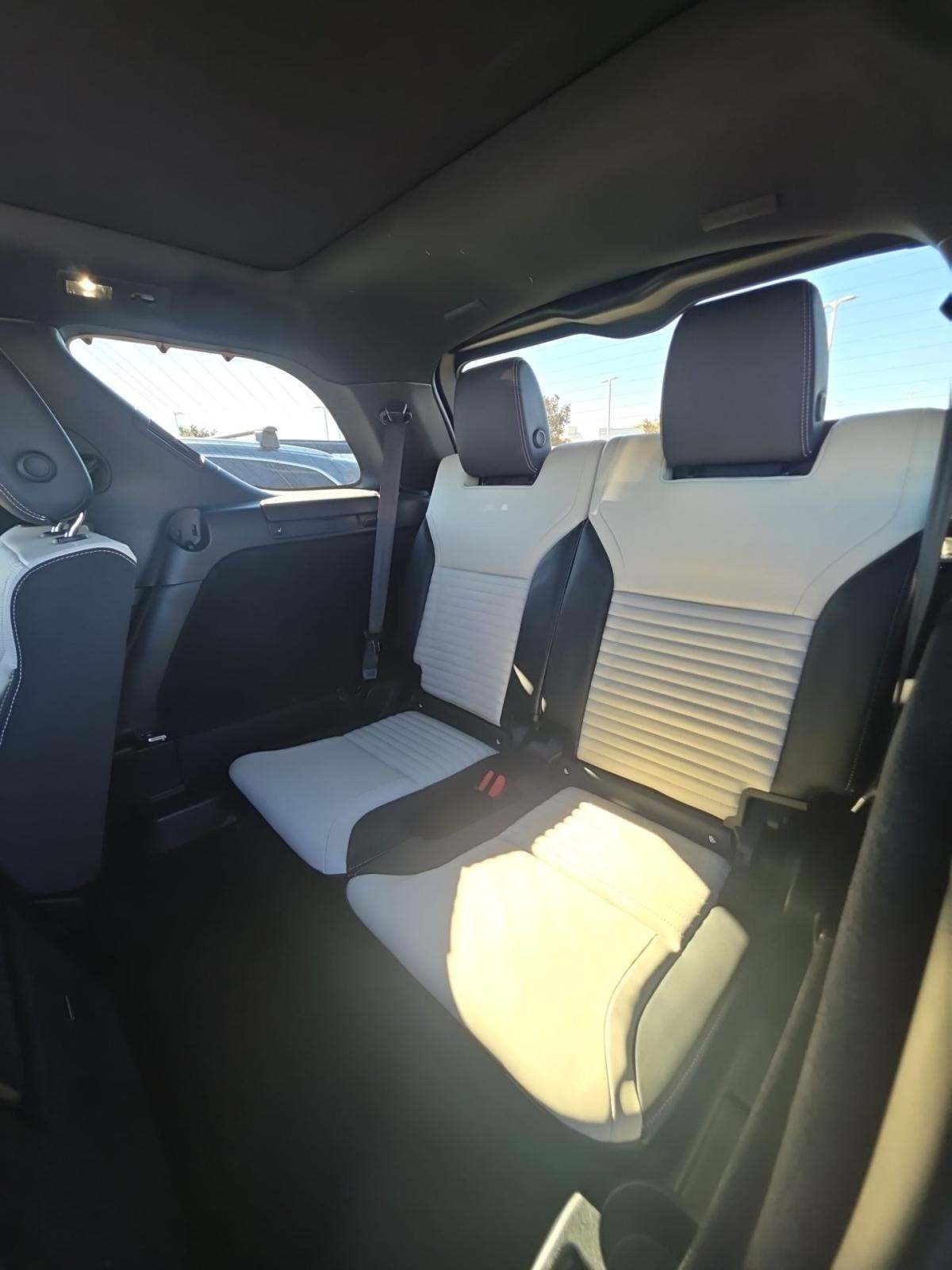 2023 Land Rover Discovery Metropolitan Edition AWD