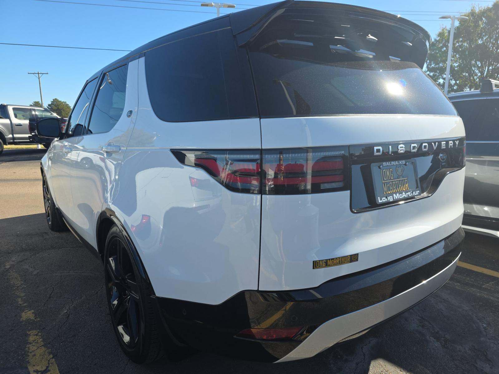 2023 Land Rover Discovery Metropolitan Edition AWD