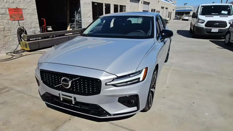 2024 Volvo S60 B5 Core Dark