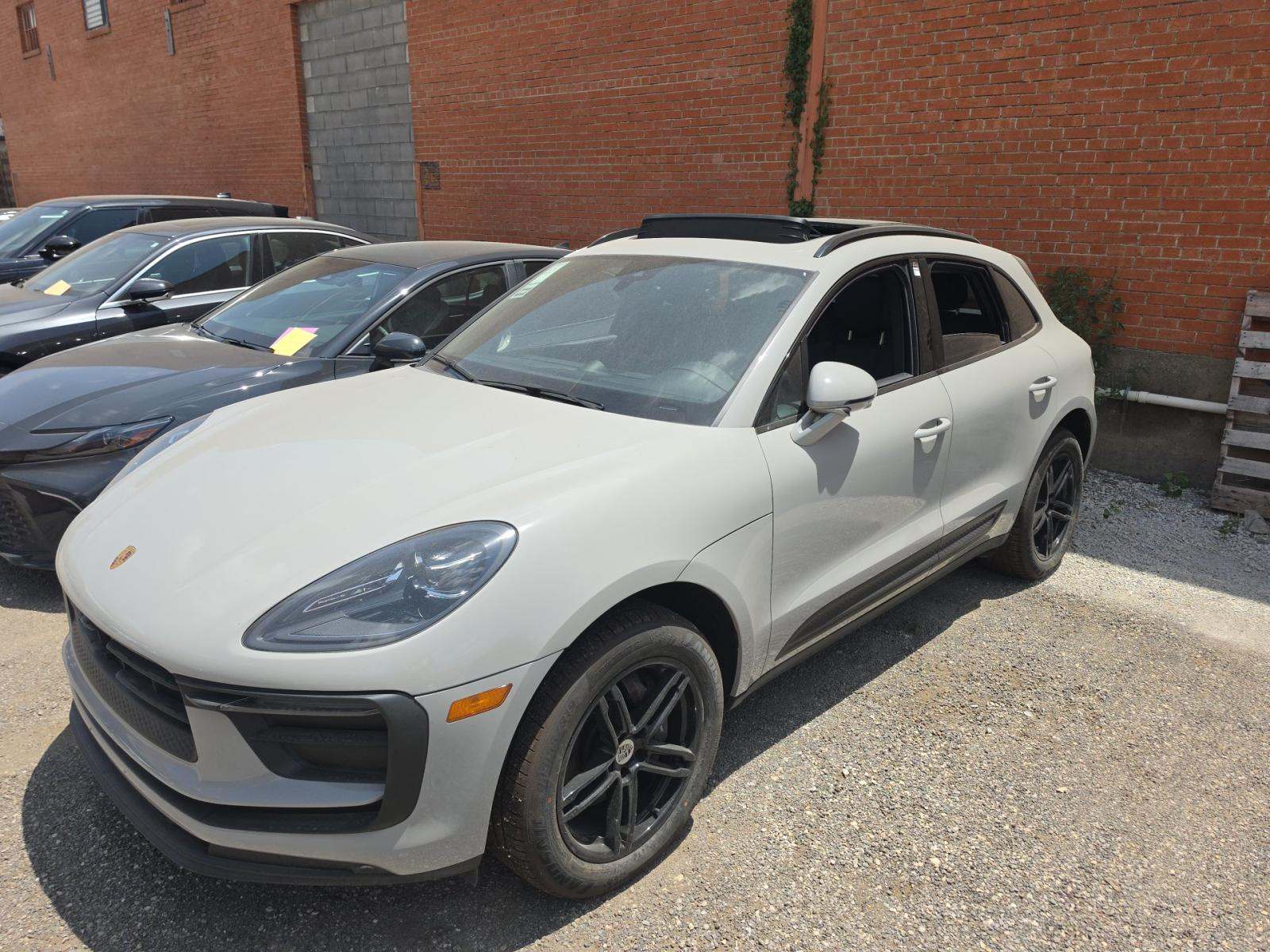 2023 Porsche Macan Base AWD