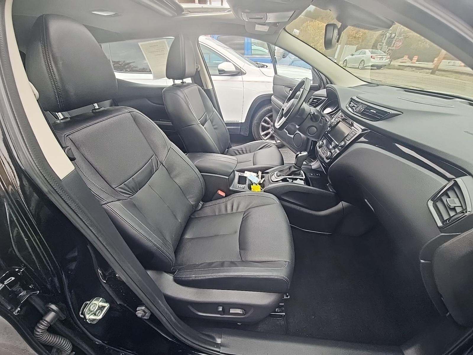 2022 Nissan Rogue Sport SL FWD