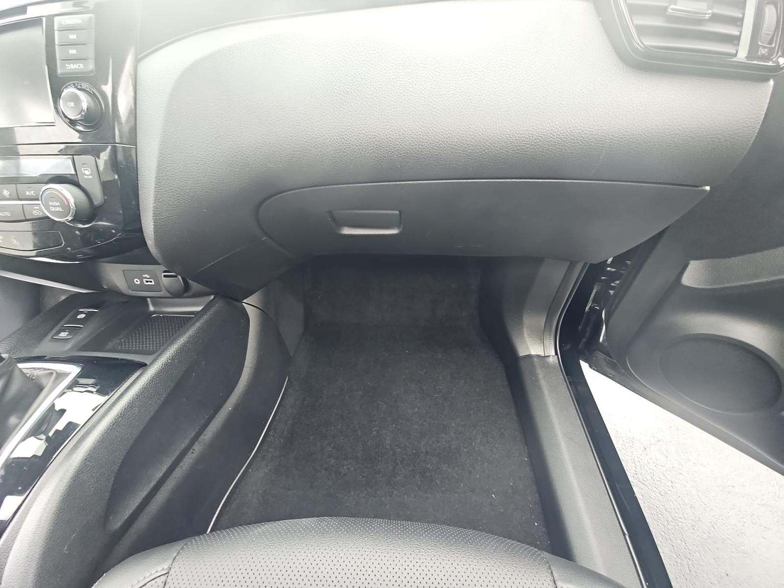 2022 Nissan Rogue Sport SL FWD