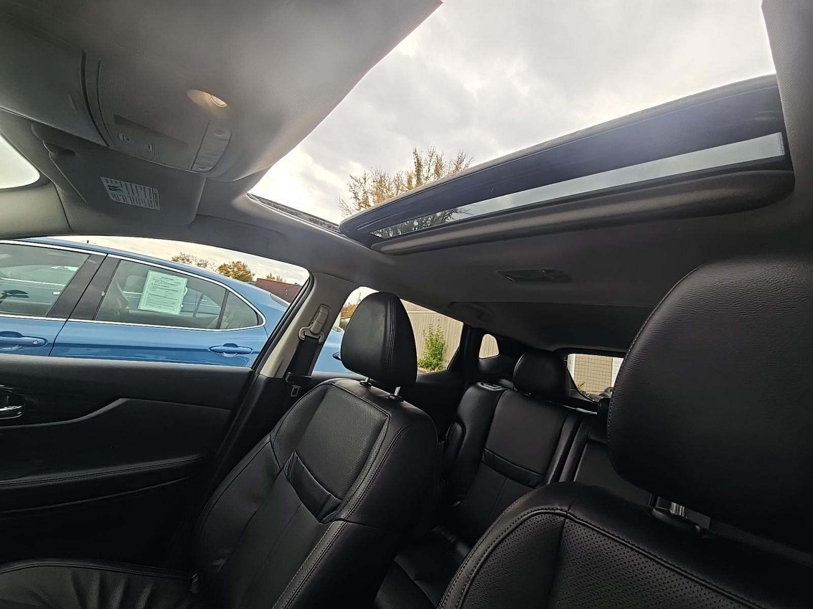 2022 Nissan Rogue Sport SL FWD