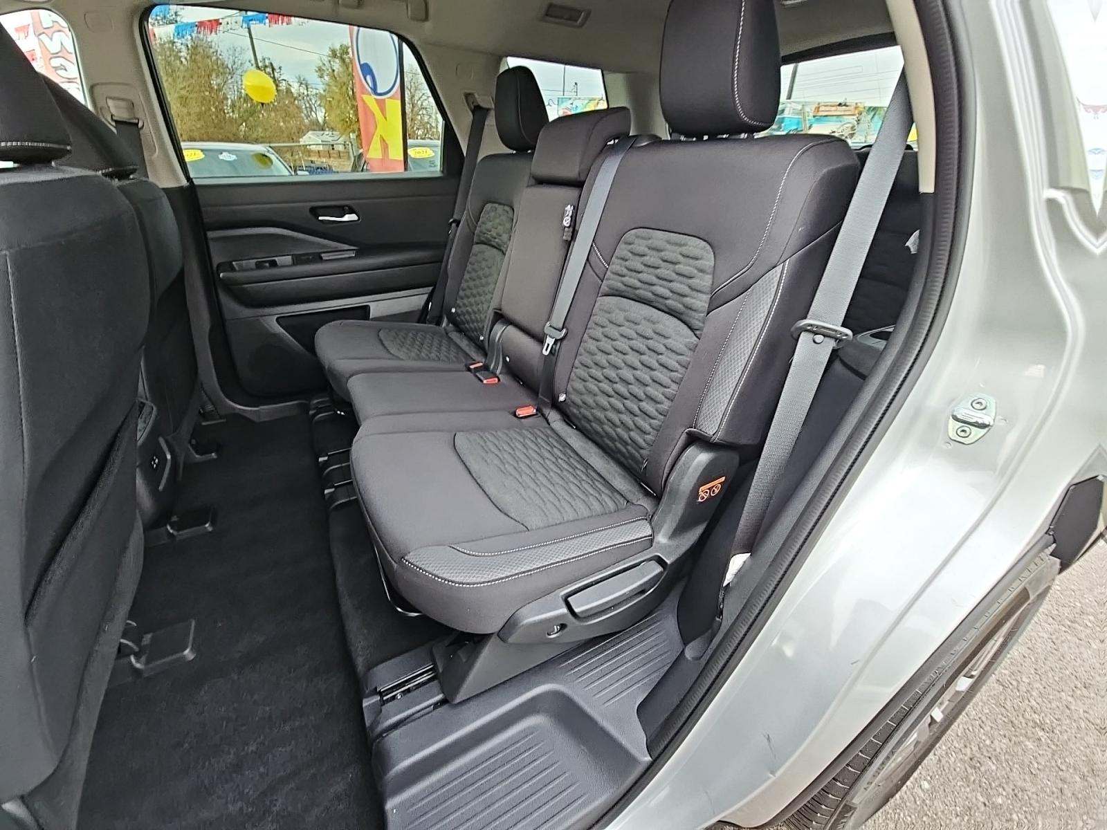 2022 Nissan Pathfinder SV AWD