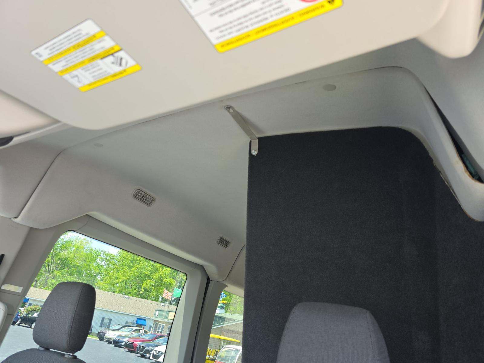 FORD TRANSIT 150 - 7