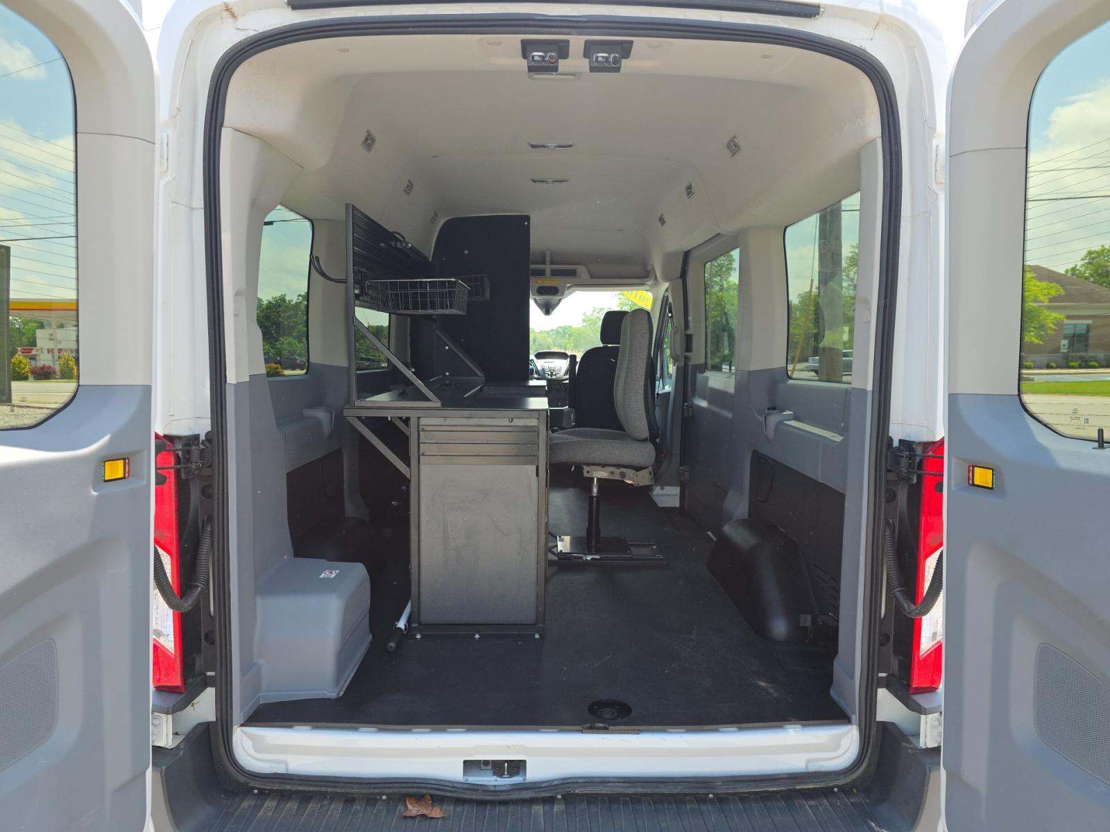 FORD TRANSIT 150 - 9