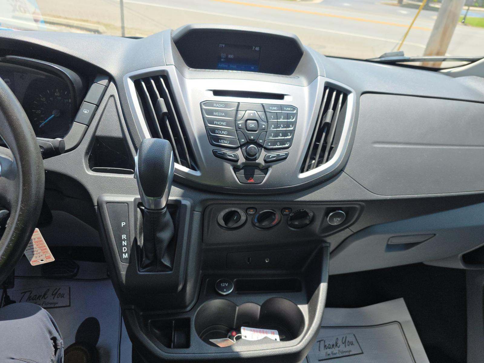 FORD TRANSIT 150 - 6