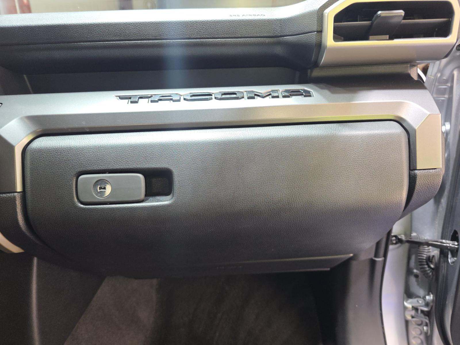 2026 Toyota Tacoma SR5 AWD