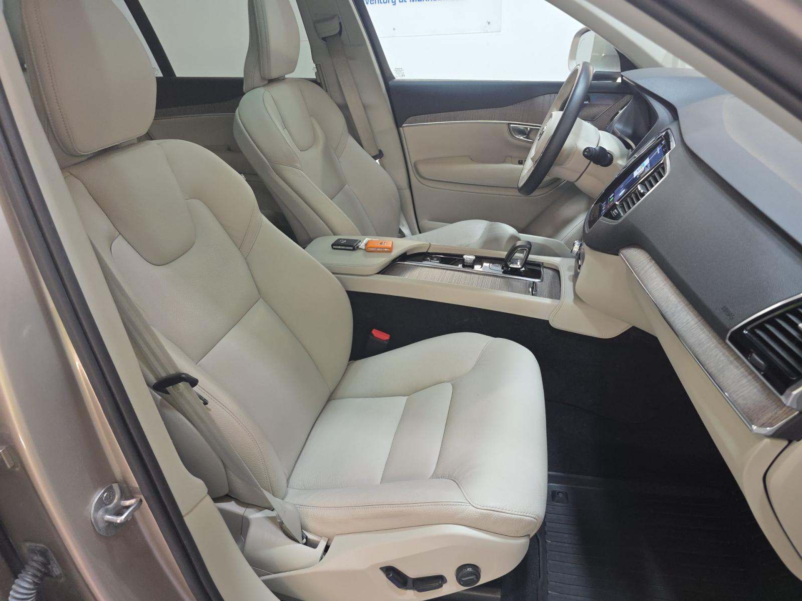 2024 Volvo XC90 B5 Plus AWD