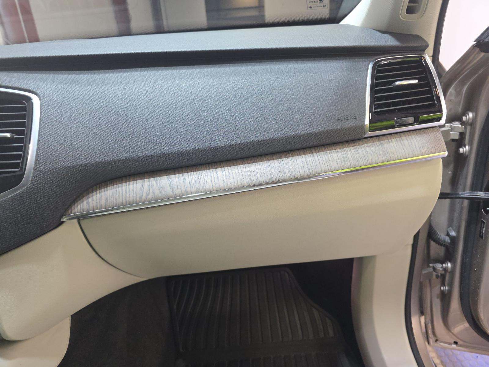 2024 Volvo XC90 B5 Plus AWD