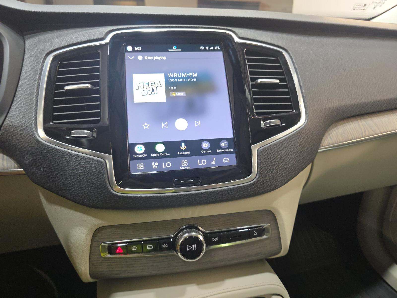 2024 Volvo XC90 B5 Plus AWD