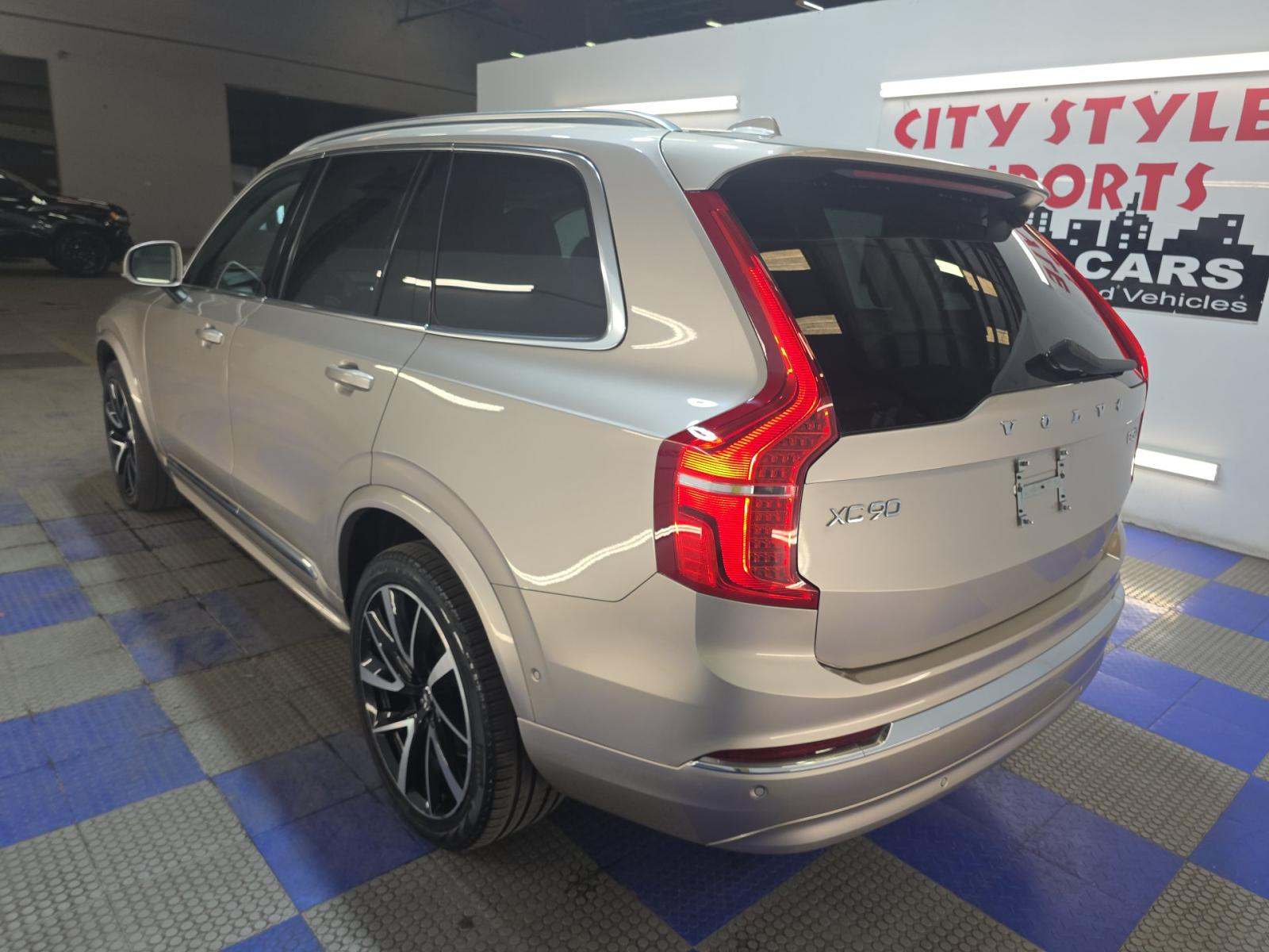 2024 Volvo XC90 B5 Plus AWD
