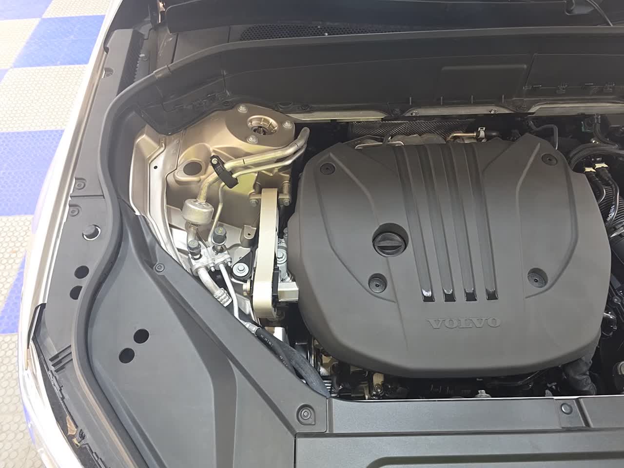 2024 Volvo XC90 B5 Plus AWD