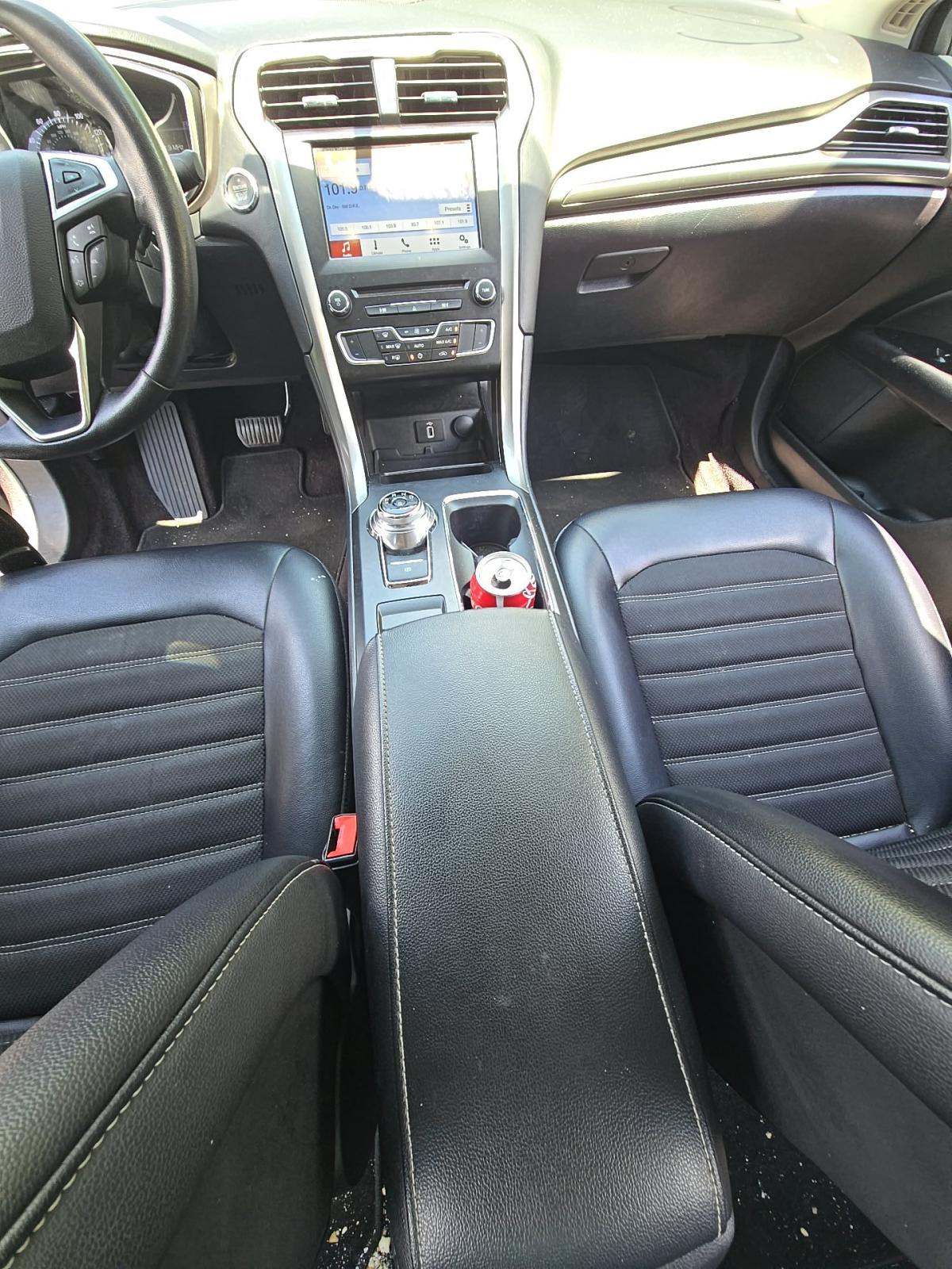 FORD FUSION - 10