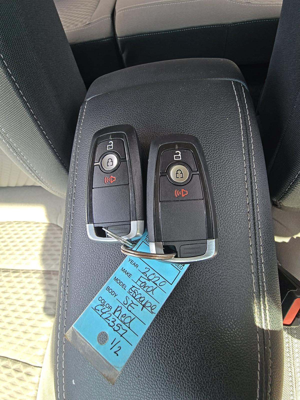 FORD ESCAPE - 8