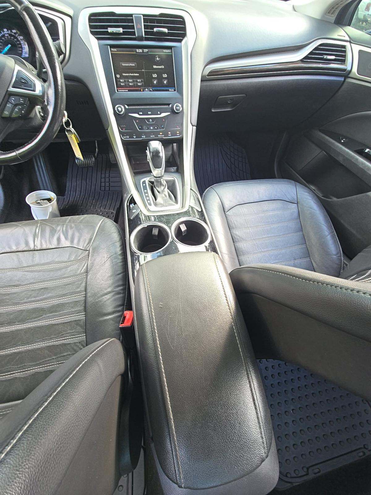 FORD FUSION - 10