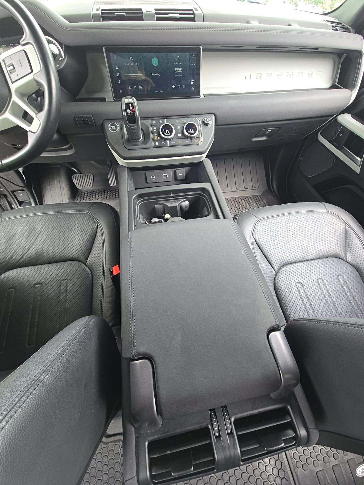 2022 Land Rover Defender 110 SE AWD