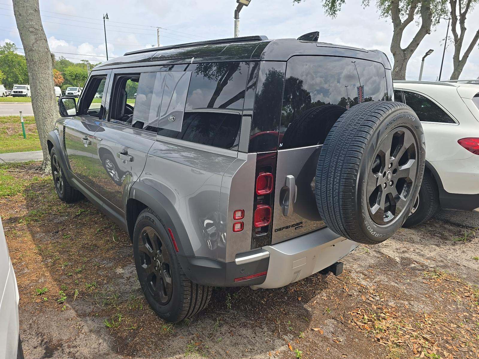 2022 Land Rover Defender 110 SE AWD