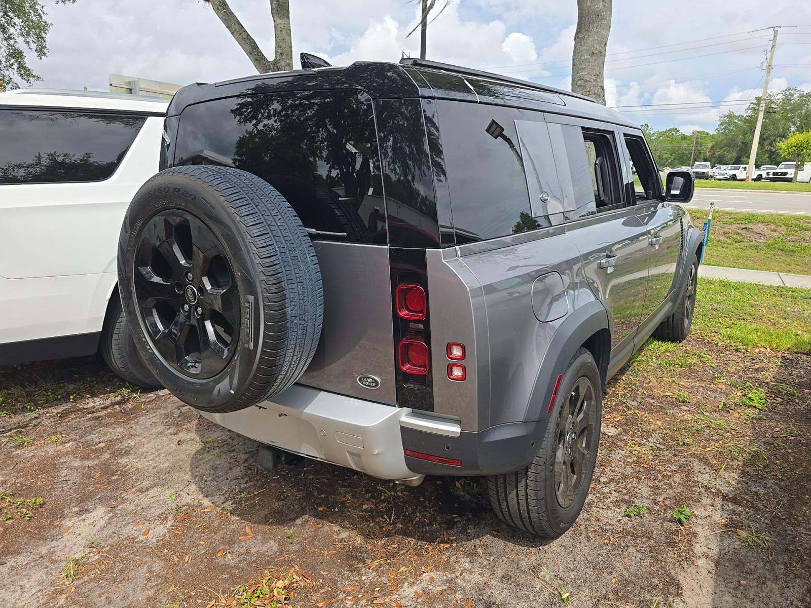 2022 Land Rover Defender 110 SE AWD