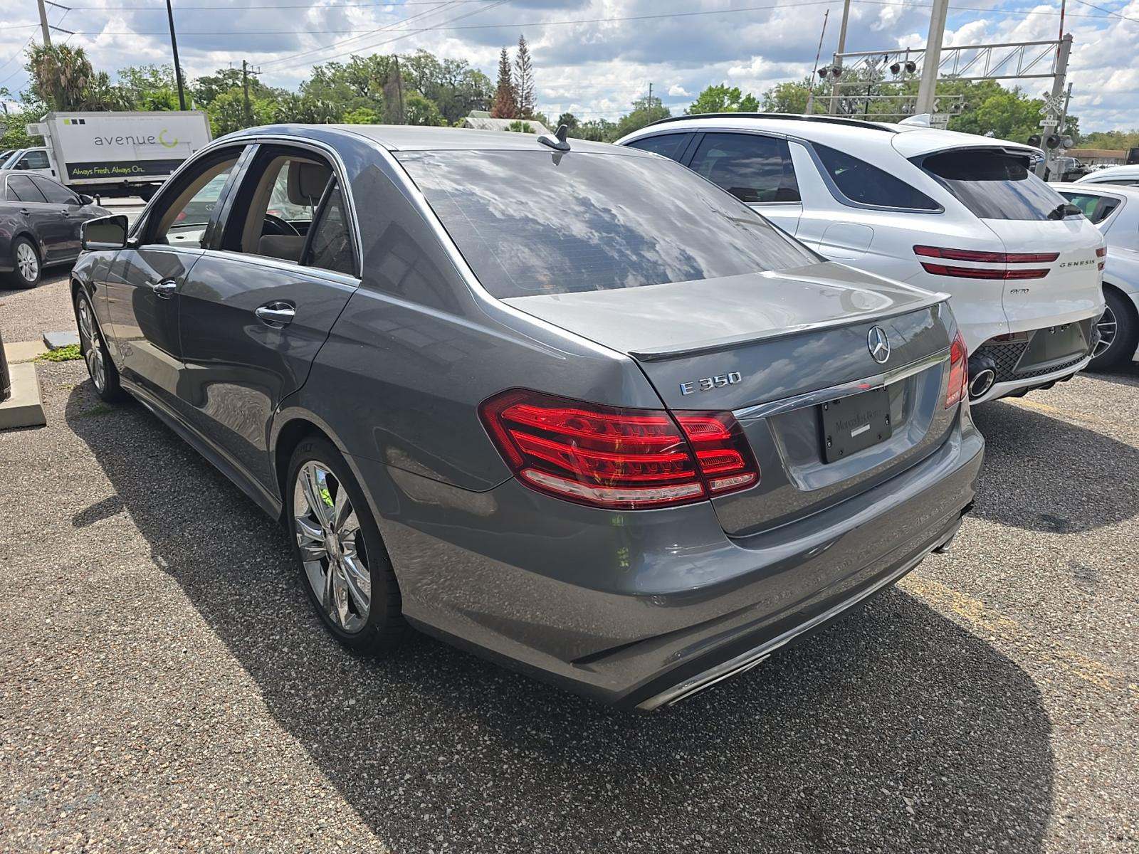 MERCEDES-BENZ E-CLASS - 2