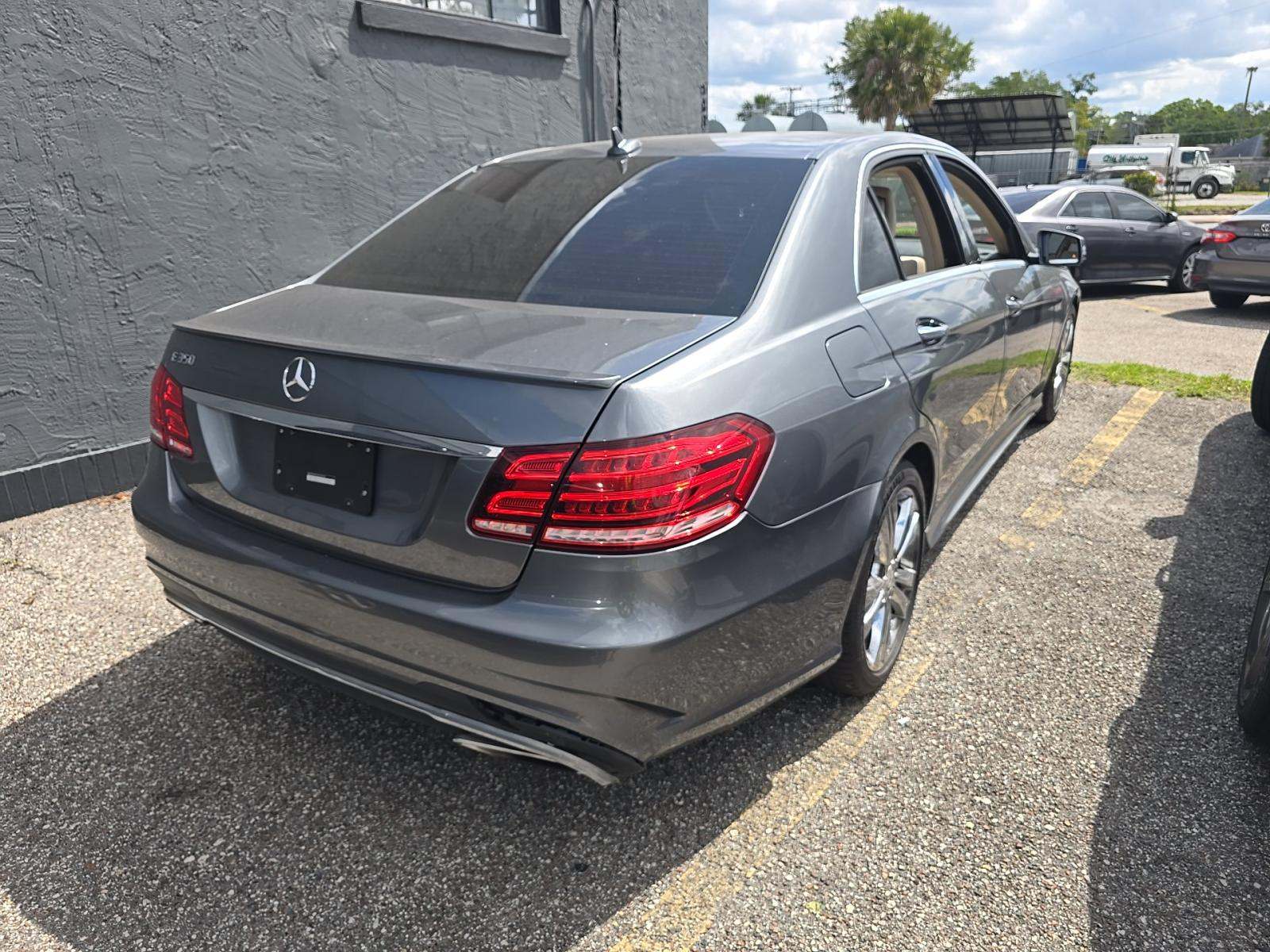 MERCEDES-BENZ E-CLASS - 3