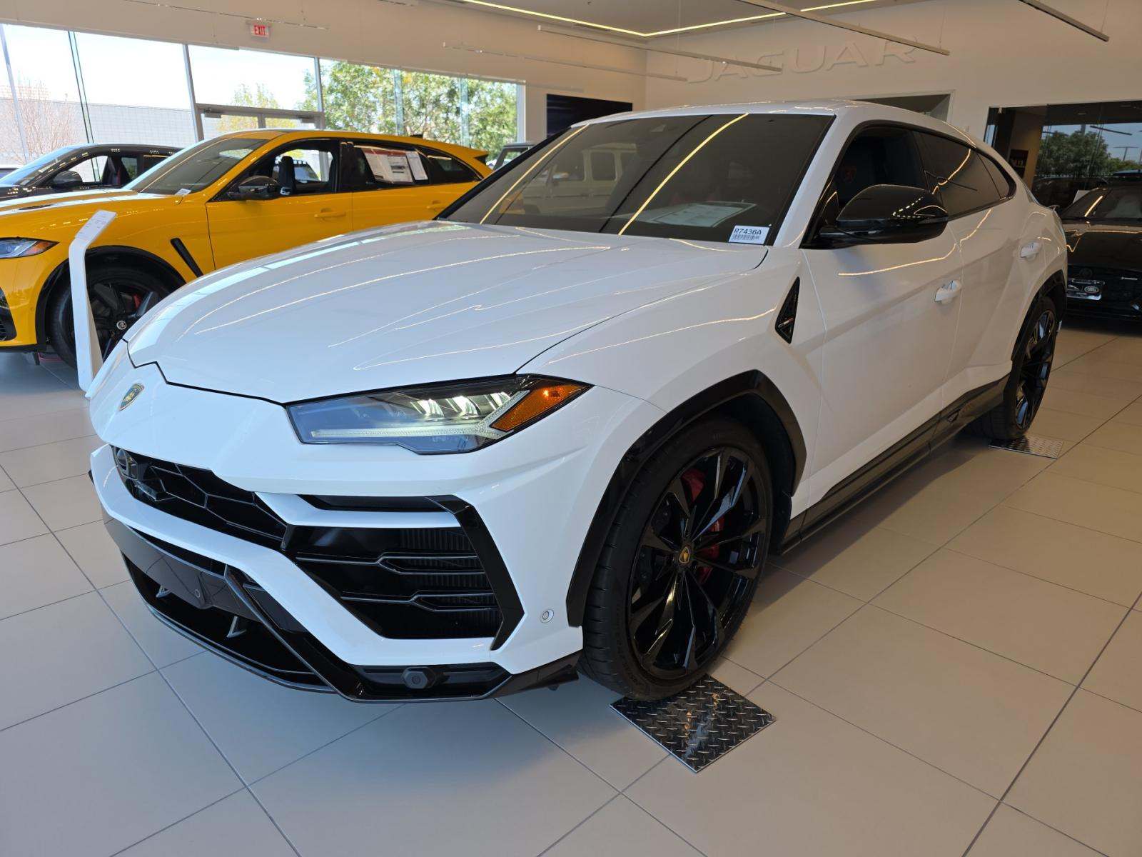 2022 Lamborghini Urus Base AWD