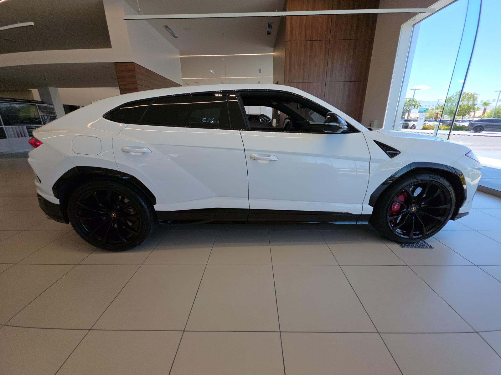 2022 Lamborghini Urus Base AWD