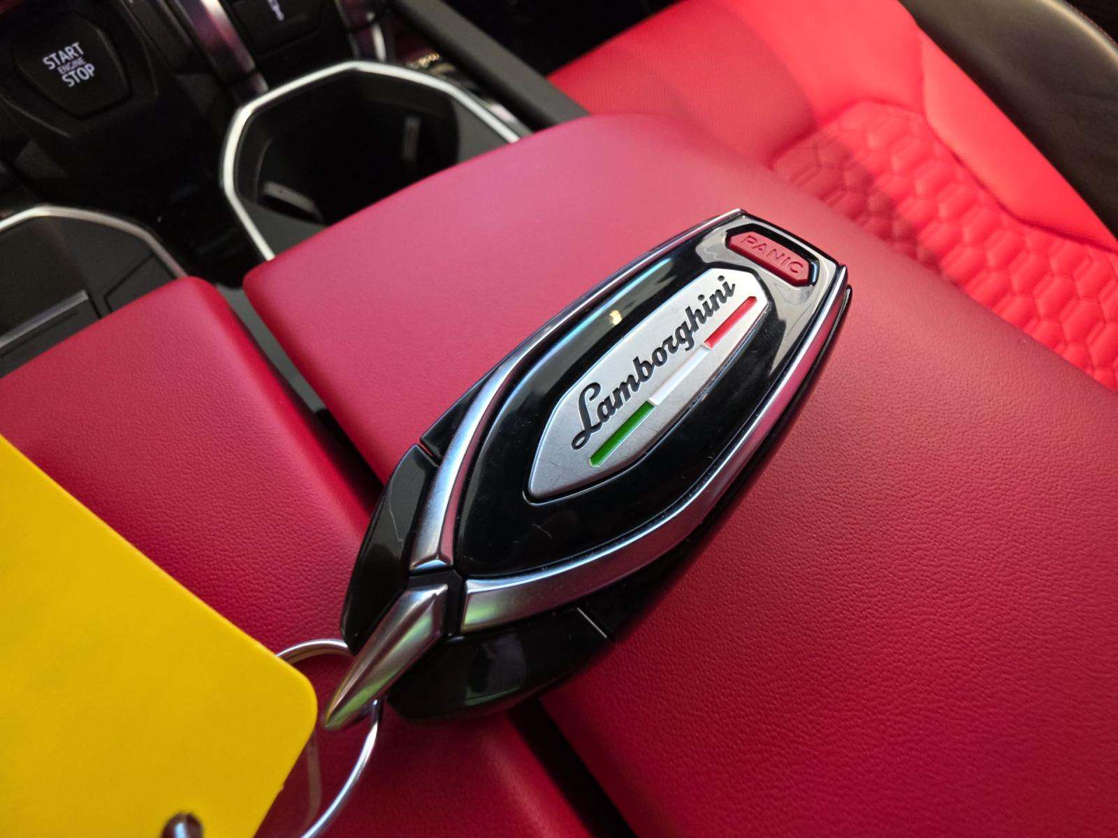 2022 Lamborghini Urus Base AWD