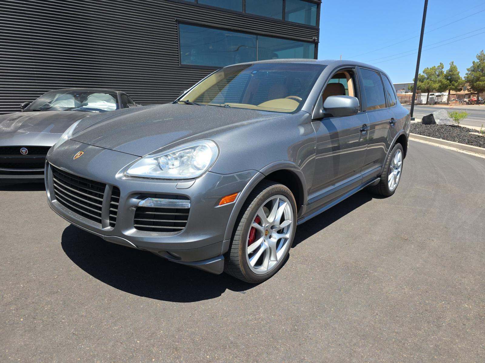 PORSCHE CAYENNE - 1