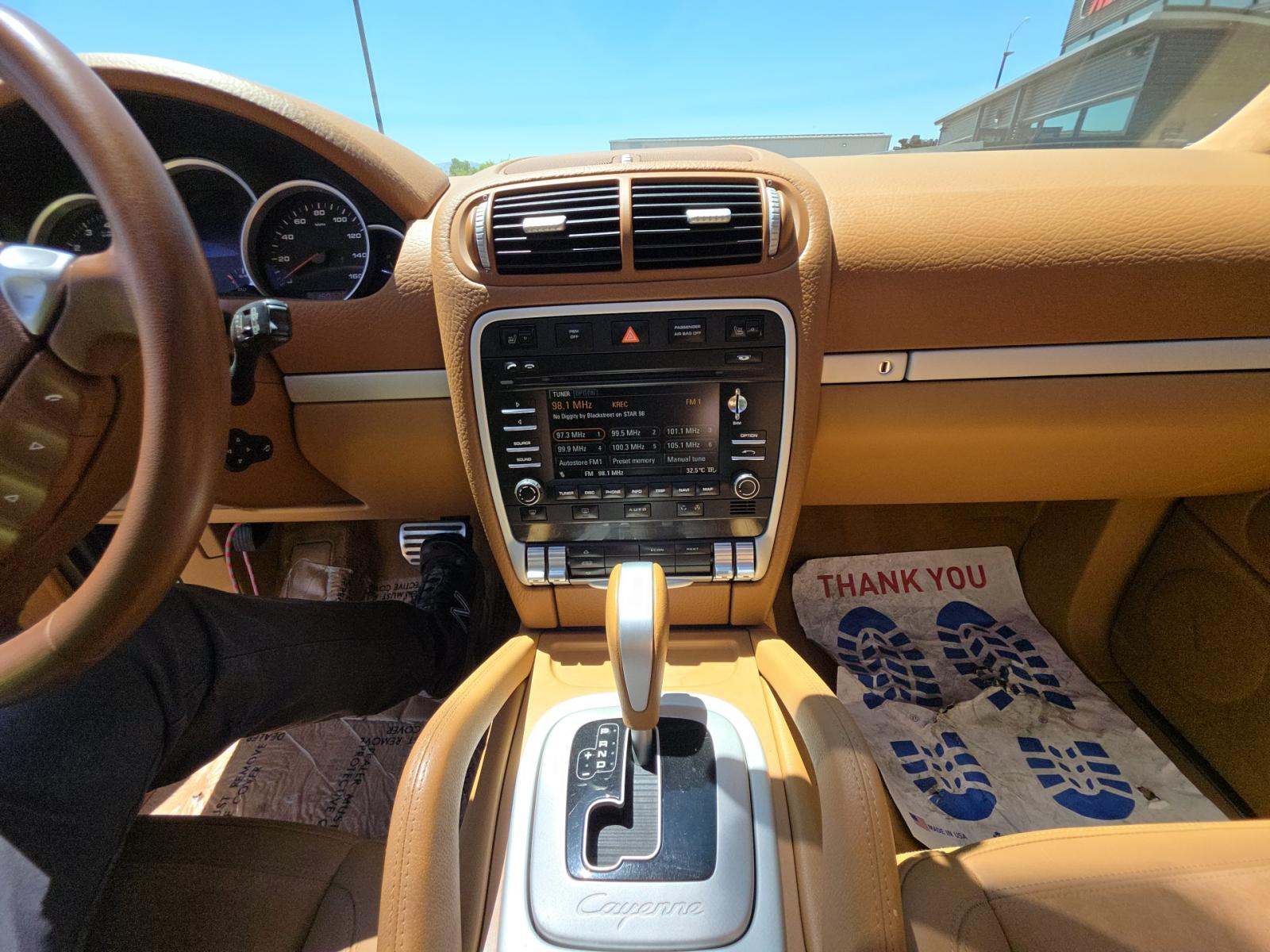PORSCHE CAYENNE - 10